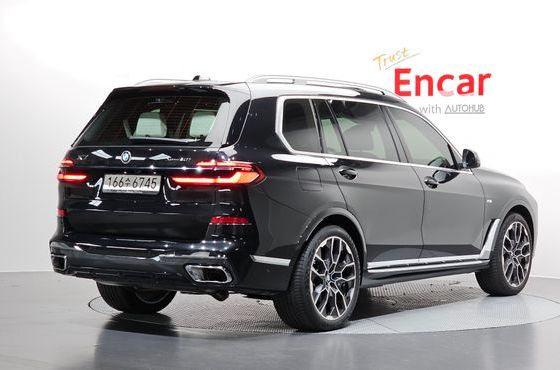 BMW X7 xDrive 40i M Sport 6STR — пробег 5 555 км — фото 2 из 5