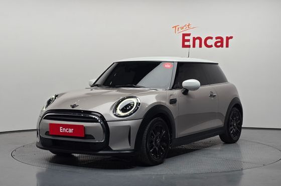 Mini Cooper Classic Third Generation — пробег 28 592 км — фото 1 из 5