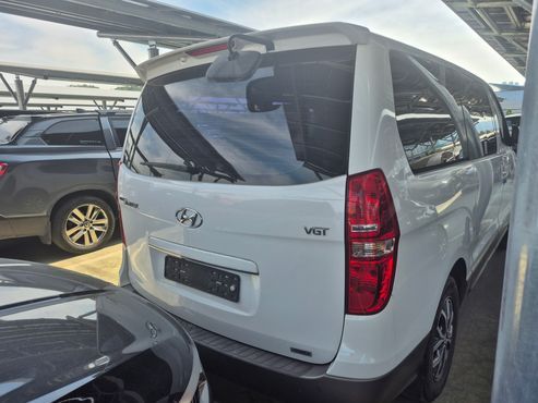 Hyundai Starex 4WD 11-Seater Wagon Modern Special — пробег 135 000 км — фото 4 из 5