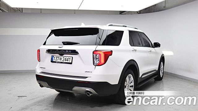 Ford Explorer 2.3 LimIted 4WD — пробег 66 704 км — фото 2 из 5