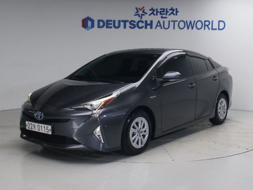 Toyota Prius 1.8 E — пробег 182 387 км — фото 1 из 5