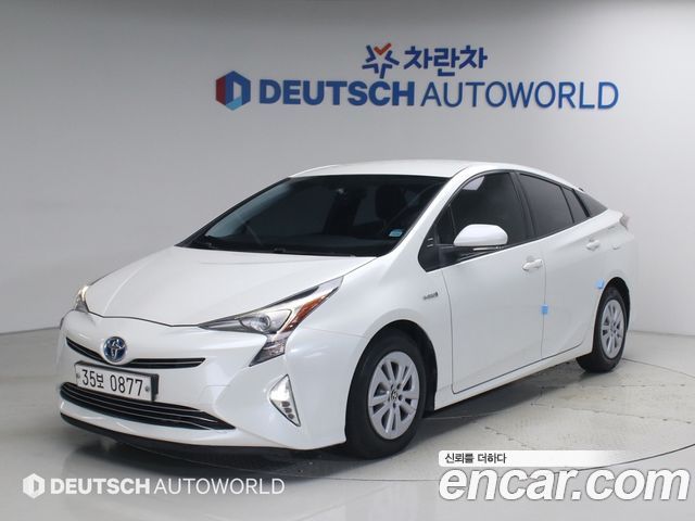 Toyota Prius 1.8 E — пробег 127 516 км — фото 1 из 5