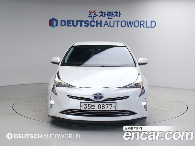 Toyota Prius 1.8 E — пробег 127 516 км — фото 3 из 5