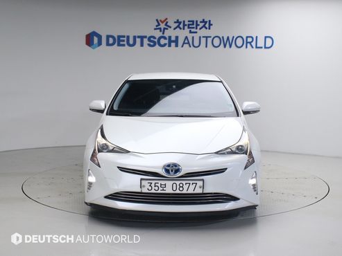 Toyota Prius 1.8 E — пробег 127 516 км — фото 3 из 5