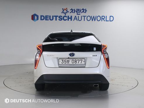 Toyota Prius 1.8 E — пробег 127 516 км — фото 4 из 5