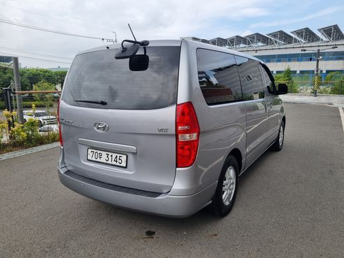 Hyundai Starex 12-Seater Wagon Smart — пробег 236 424 км — фото 5 из 5