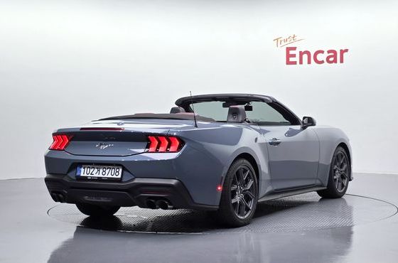 Ford Mustang 2.3 Ecoboost Premium Convertible — пробег 2 063 км — фото 2 из 5