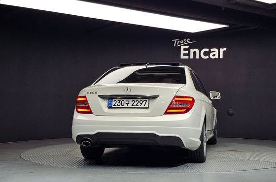 Mercedes-Benz C-Class C200 CGI AVANTGARDE — пробег 87 770 км — фото 4 из 5
