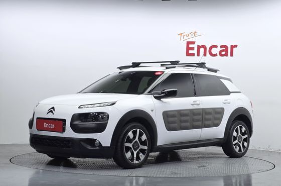 Citroen-DS C4 CACTUS 1.6 BlueHDi Shine — пробег 93 176 км — фото 1 из 5