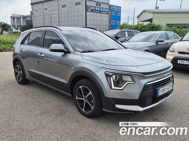 Kia Niro Trendy — пробег 21 834 км — фото 2 из 5