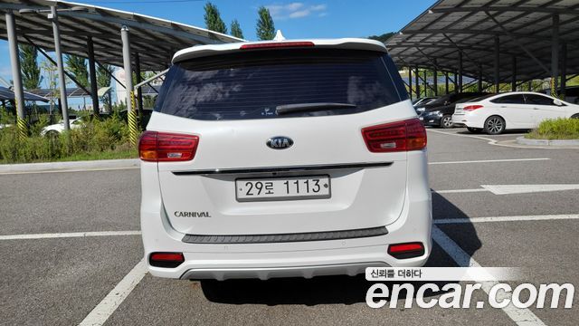 Kia Carnival из Кореи Encar