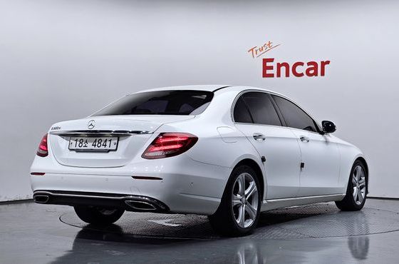 Mercedes-Benz E-Class E220d Avantgarde — пробег 120 429 км — фото 2 из 5
