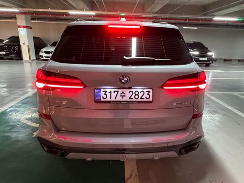 BMW X5 xDrive 50e M Sport — пробег 2 950 км — фото 4 из 5