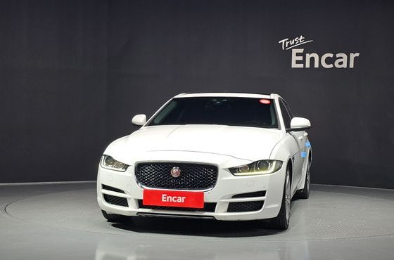Jaguar XE 20d Portfolio — пробег 69 317 км — фото 3 из 5