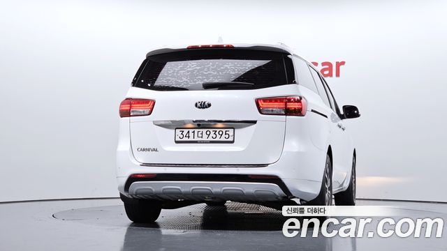 Kia Carnival из Кореи Encar
