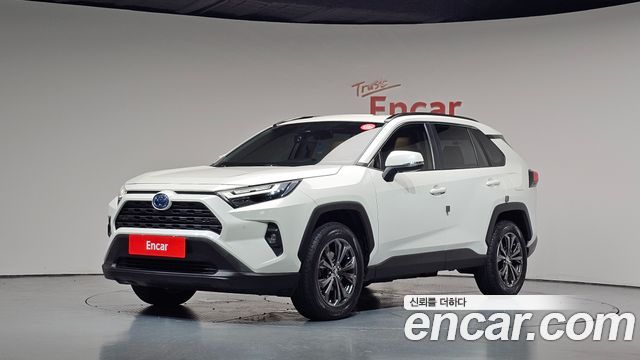 Toyota RAV4 2.5 2WD Hybrid — пробег 39 656 км — фото 1 из 5