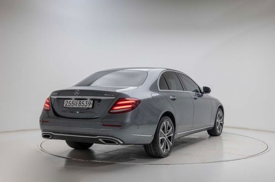 Mercedes-Benz E-Class E300 4MATIC Exclusive — пробег 56 346 км — фото 4 из 5
