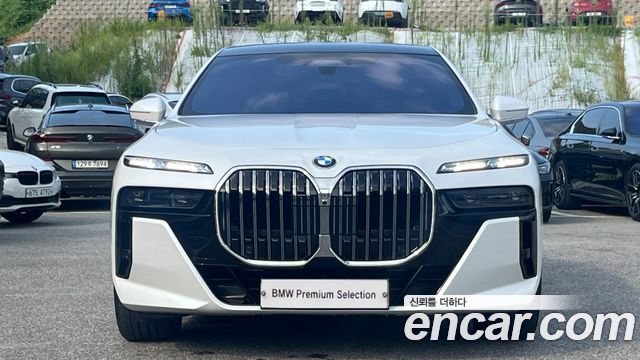 BMW 7-Series 740i xDrive M Sport Limited — пробег 6 430 км — фото 3 из 5