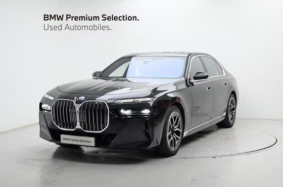 BMW 7-Series 740i xDrive M Sport — пробег 4 086 км — фото 1 из 5
