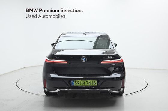 BMW 7-Series 740i xDrive M Sport — пробег 4 086 км — фото 4 из 5
