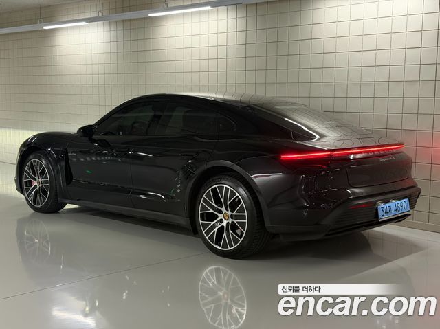 Porsche Taycan 4S — пробег 18 000 км — фото 3 из 5
