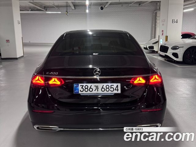 Mercedes-Benz E-Class E200 Avantgarde — пробег 7 100 км — фото 4 из 5