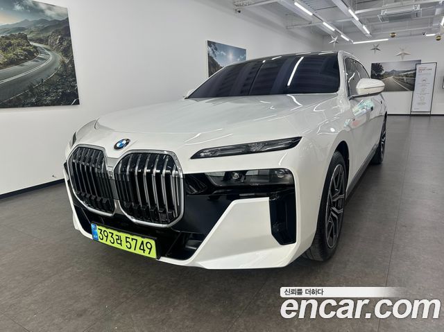 BMW 7-Series 740d xDrive M Sport — пробег 12 000 км — фото 2 из 5
