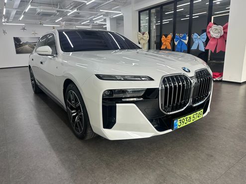 BMW 7-Series 740d xDrive M Sport — пробег 12 000 км — фото 3 из 5