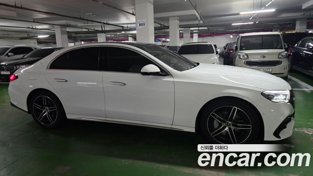 Mercedes-Benz E-Class E300 4MATIC AMG Line — пробег 13 200 км — фото 4 из 5