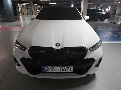 BMW 5-Series 520i M Sport — пробег 3 100 км — фото 3 из 5
