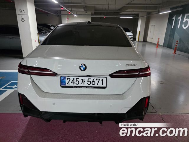 BMW 5-Series 520i M Sport — пробег 3 100 км — фото 4 из 5