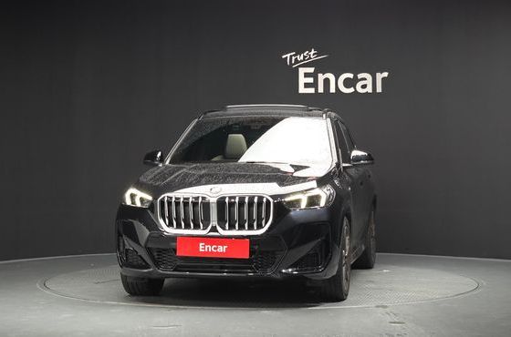 BMW X1 xDrive 20i M Sport — пробег 8 044 км — фото 3 из 5