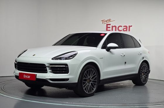 Porsche Cayenne 3.0 E-Hybrid — пробег 55 970 км — фото 1 из 5