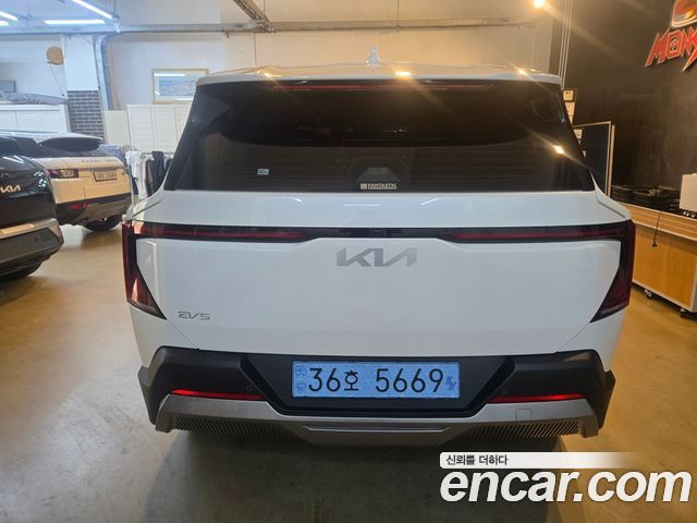 Kia EV5 Long Range 2WD AIr — пробег 323 км — фото 4 из 5
