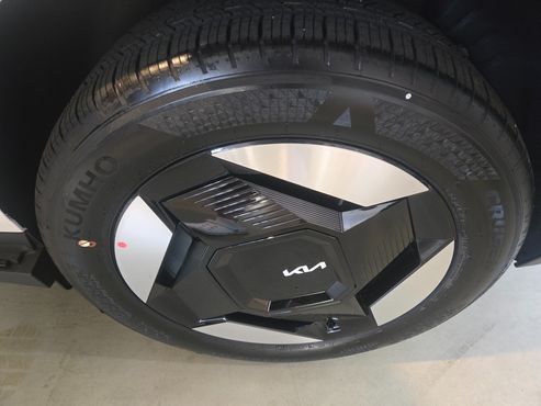Kia EV5 Long Range 2WD AIr — пробег 323 км — фото 5 из 5