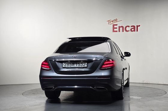 Mercedes-Benz E-Class E350 4MATIC AMG Line — пробег 59 074 км — фото 4 из 5