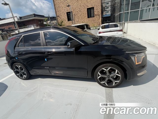 Kia Niro Prestige — пробег 46 095 км — фото 3 из 5