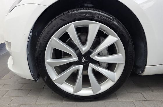 Tesla Model 3 Standard Range Plue RWD — пробег 92 067 км — фото 5 из 5