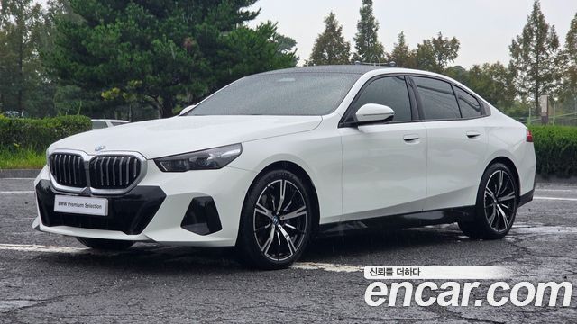 BMW 5-Series 530i xDrive M Sport — пробег 5 028 км — фото 1 из 5