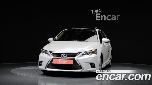 Lexus CT200h 1.8 Supreme ZWA10 — пробег 127 961 км — фото 3 из 5