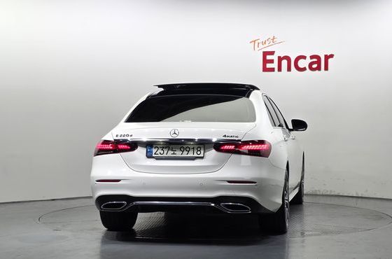 Mercedes-Benz E-Class E220d 4MATIC AMG Line — пробег 82 084 км — фото 4 из 5