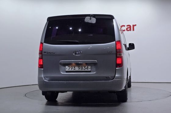 Hyundai Starex 12-Seater Wagon CVX Luxury — пробег 136 813 км — фото 4 из 5