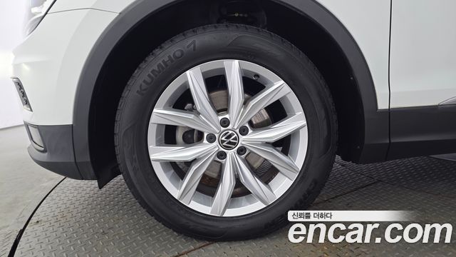 Volkswagen Tiguan 2.0 TDI Premium — пробег 89 759 км — фото 5 из 5
