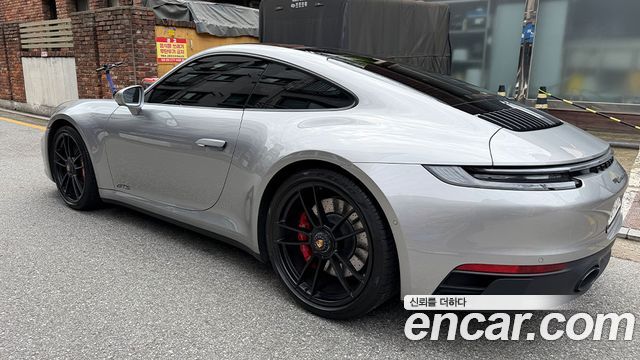 Porsche 911 Carrera 4 GTS — пробег 32 385 км — фото 4 из 5