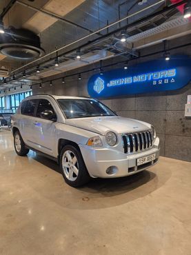Jeep Compass 2.4 Limited 1st — пробег 60 000 км — фото 3 из 5