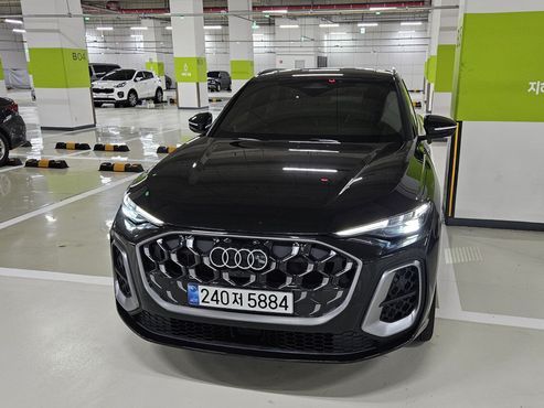 Audi Q5 40 TFSI Quattro S Line — пробег 9 500 км — фото 1 из 5