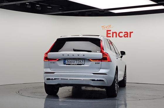 Volvo XC60 T8 Ultra Bright — пробег 8 778 км — фото 4 из 5