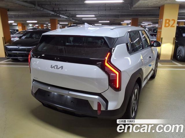 Kia EV3 Long Range 2WD Earth — пробег 1 км — фото 5 из 5