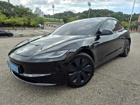 Tesla Model 3 Premium Long Range RWD — пробег 10 300 км — фото 1 из 5