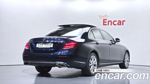 Mercedes-Benz E-Class из Кореи Encar
